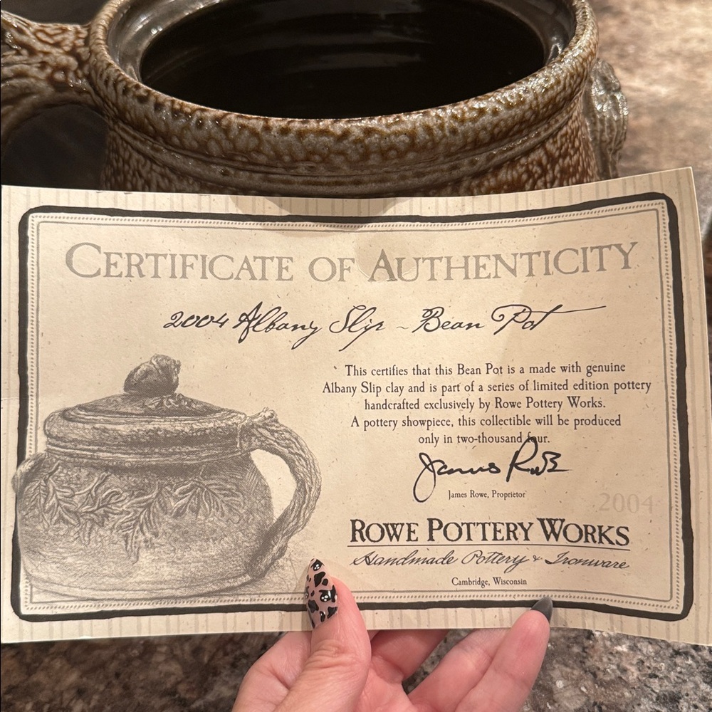 2004 Albany Slip Bean Pot- Brown Ceramic Pot with Leaf Design - Picture 5 of 5